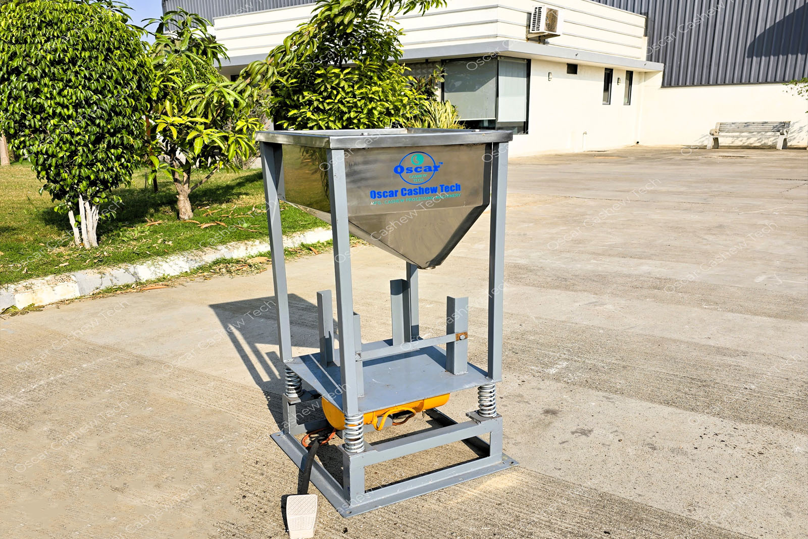 Cashew Tin Filling Machine